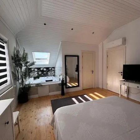 Oezel Villada Muhtesem Deneyim Villa *