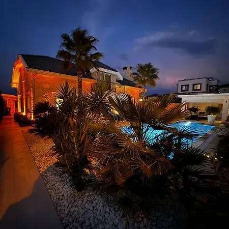 Oezel Villada Muhtesem Deneyim Villa